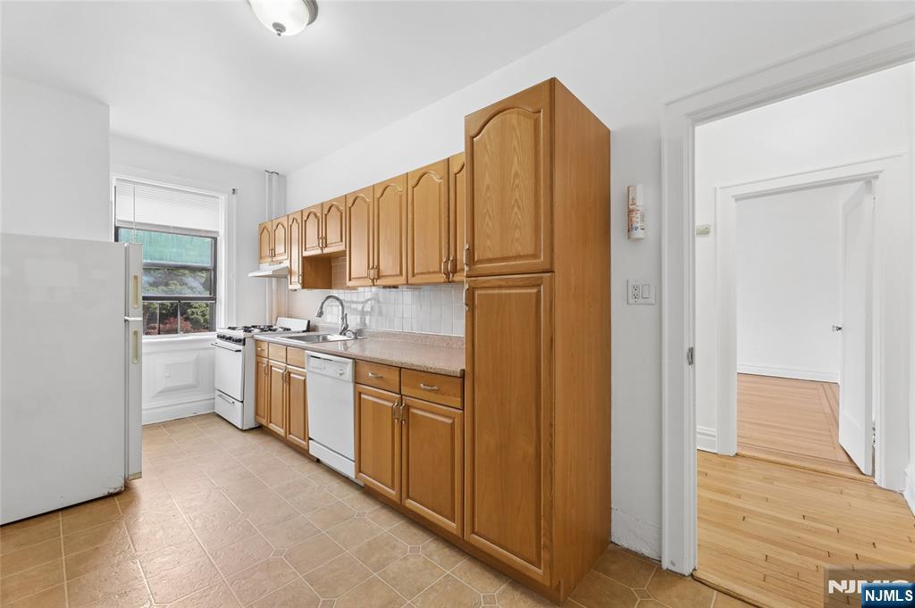 303 Hamilton Place #C2