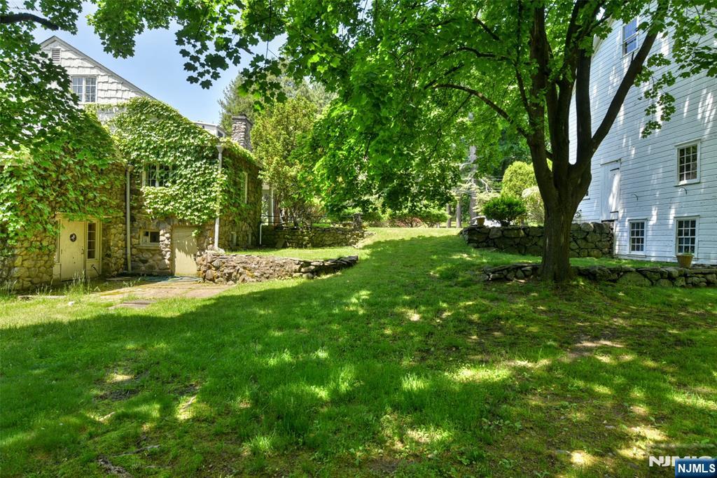 584 W Saddle River Road, Upper Saddle River, NJ 07458 Listing Photo  10