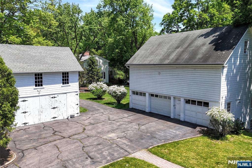 584 W Saddle River Road, Upper Saddle River, NJ 07458 Listing Photo  14
