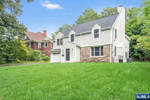 235 Dwight Place - Photo 2