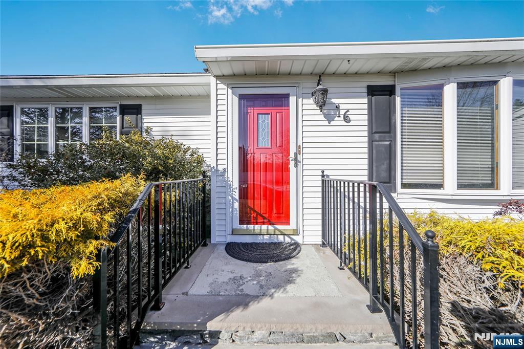16 Glen Place - Photo 2