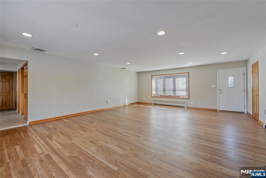 16 Glen Place - Photo 3