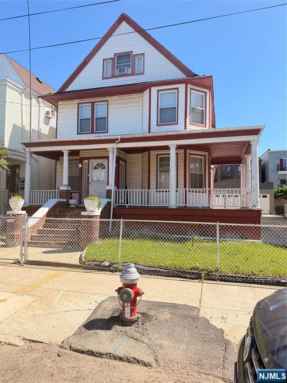 52 Warner Avenue - Photo 1