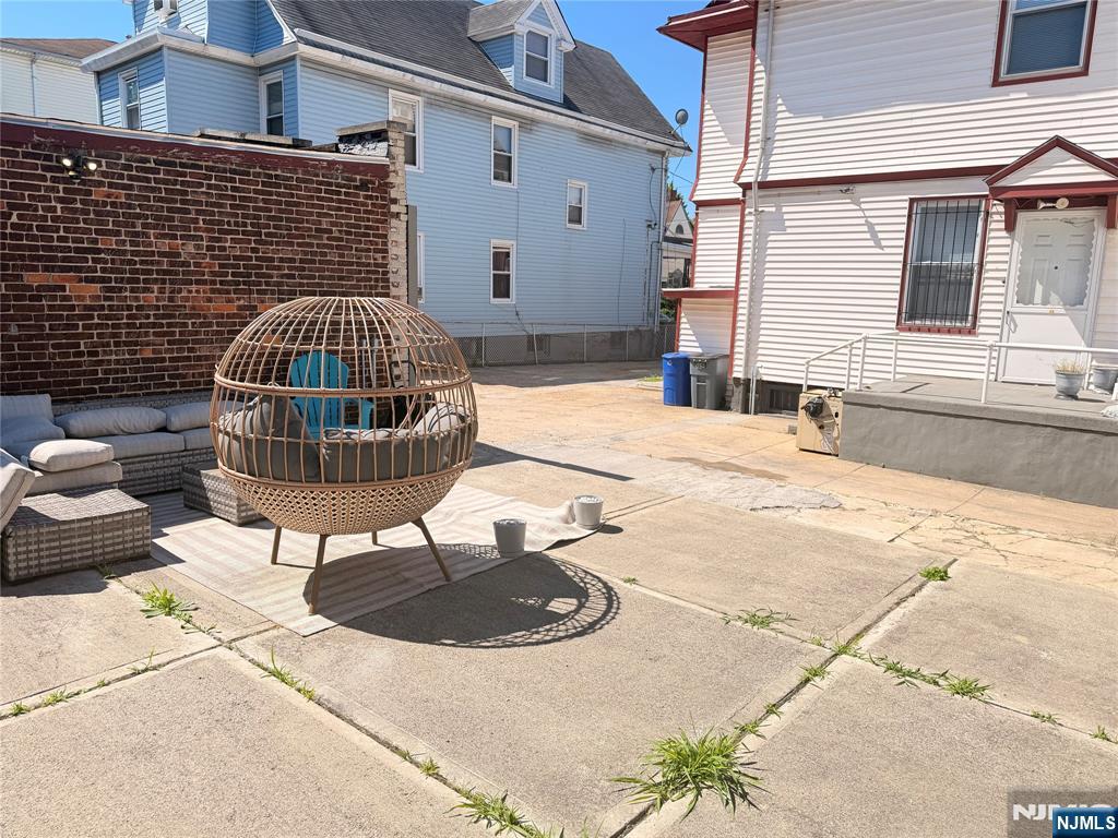 52 Warner Avenue - Photo 5