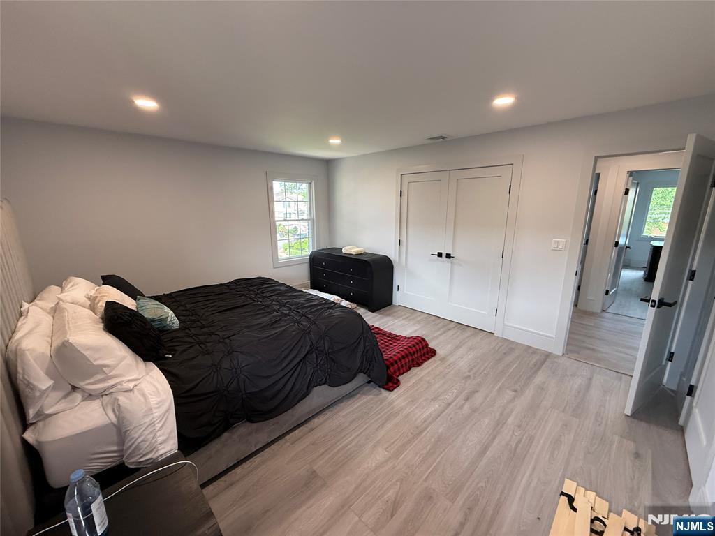 2357 Linwood Avenue — photo 11