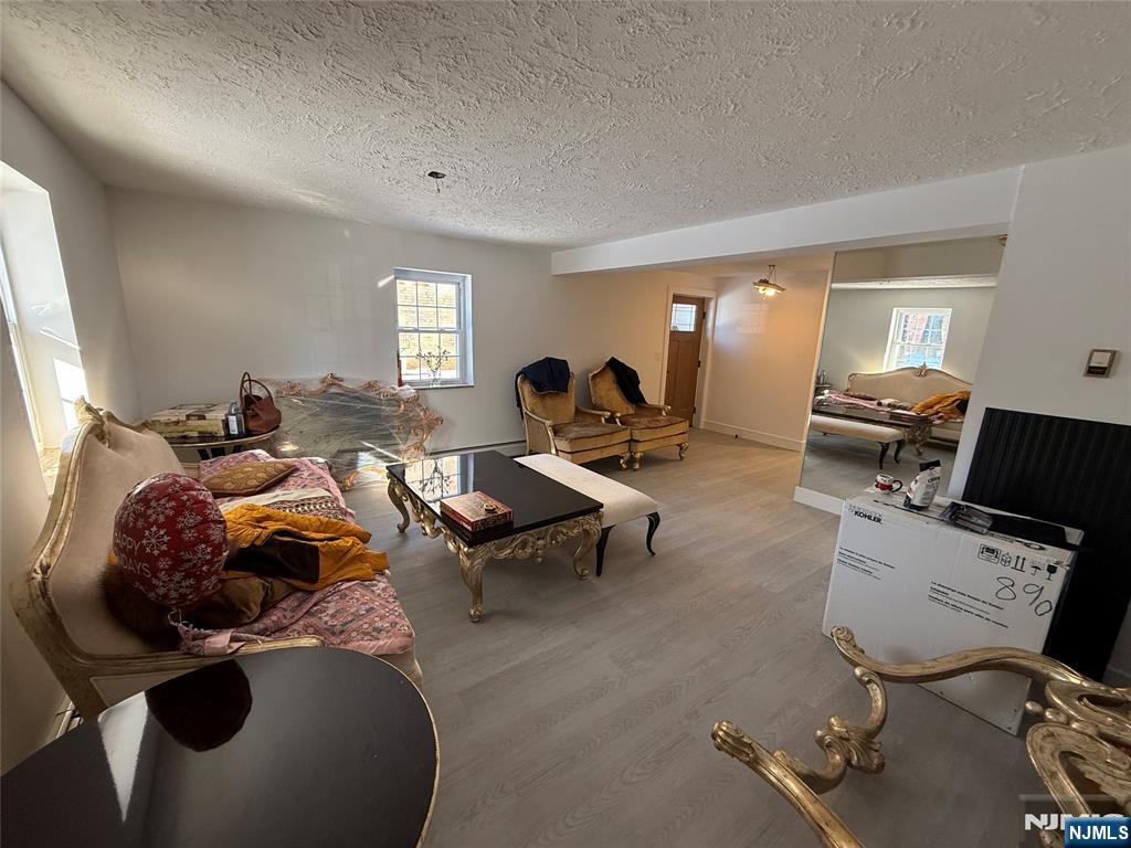 2357 Linwood Avenue — photo 23