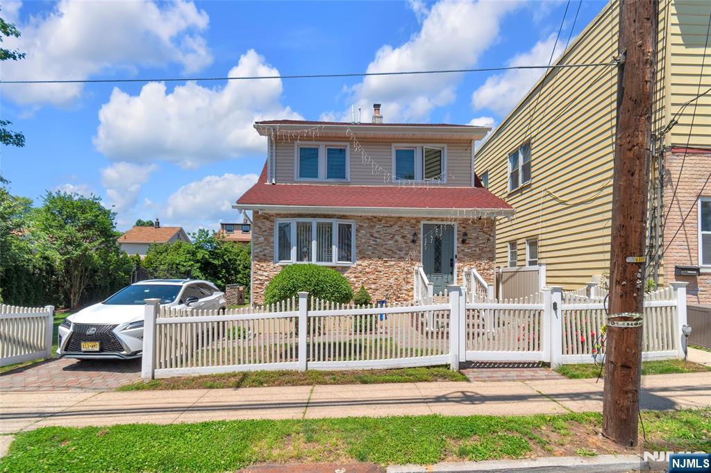 56 Ridgefield Avenue - Photo 1