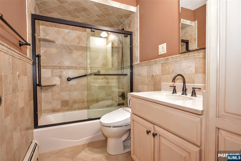 24 Maple, #First Floor, Waldwick, NJ 07463 Listing Photo  15
