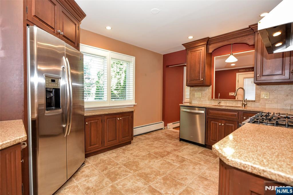 24 Maple, #First Floor, Waldwick, NJ 07463 Listing Photo  7