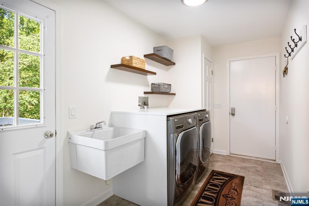 17 Sandalwood Drive — photo 16