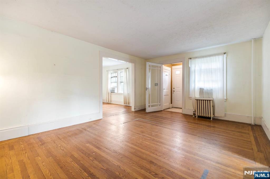 300 Van Buren Ave, Teaneck, NJ 07666