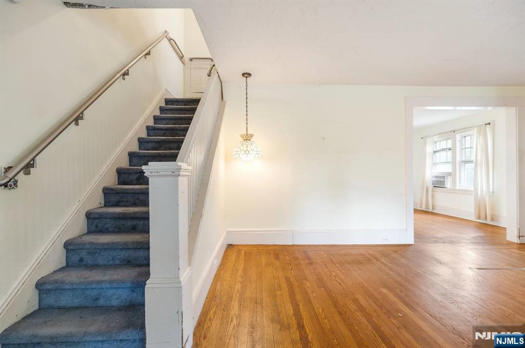 300 Van Buren Ave, Teaneck, NJ 07666