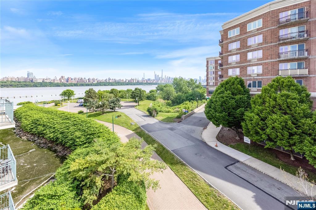 337 The Promenade 337 - Photo 1