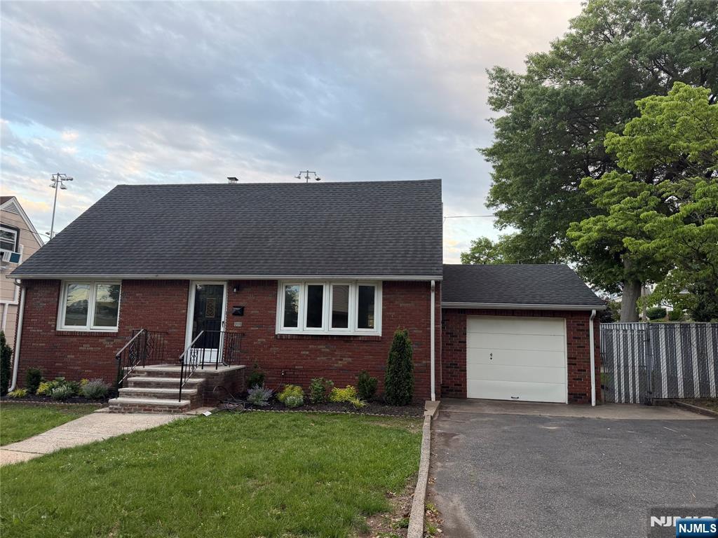 310 Passaic Ave, Carlstadt, NJ 07072