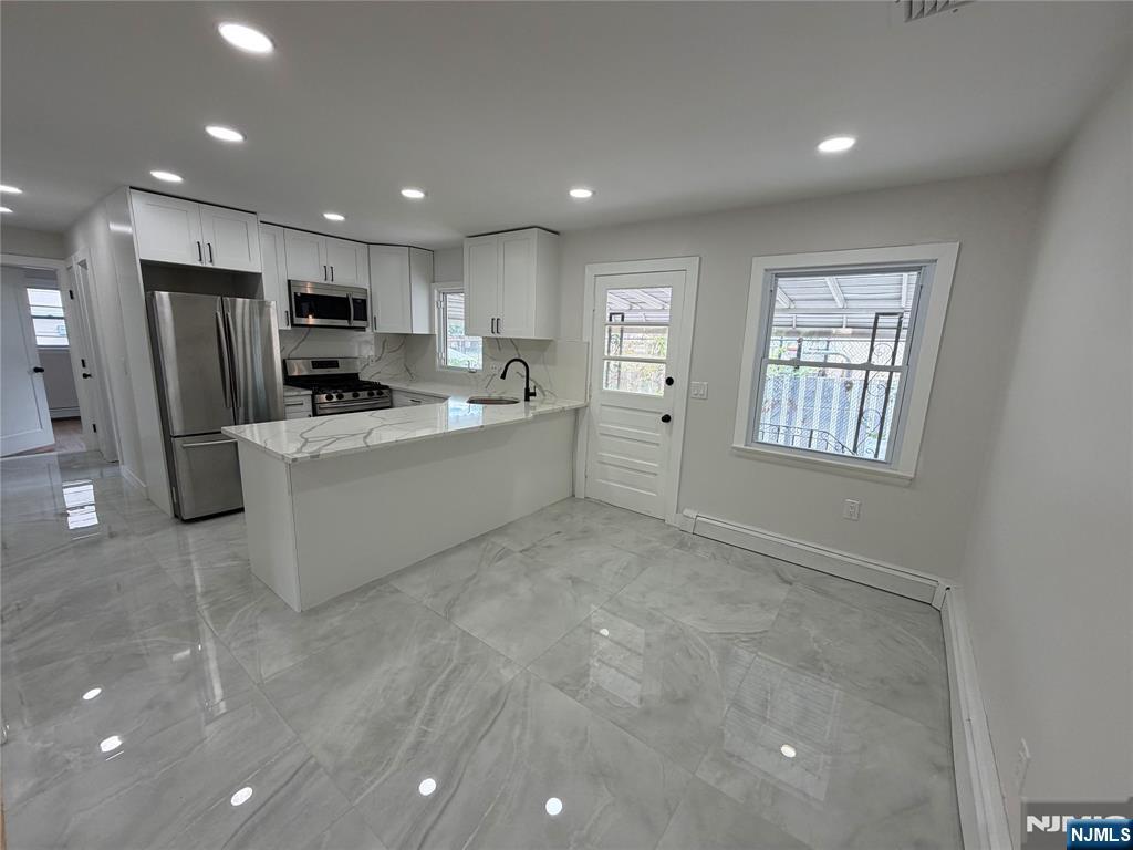 310 Passaic Ave, Carlstadt, NJ 07072