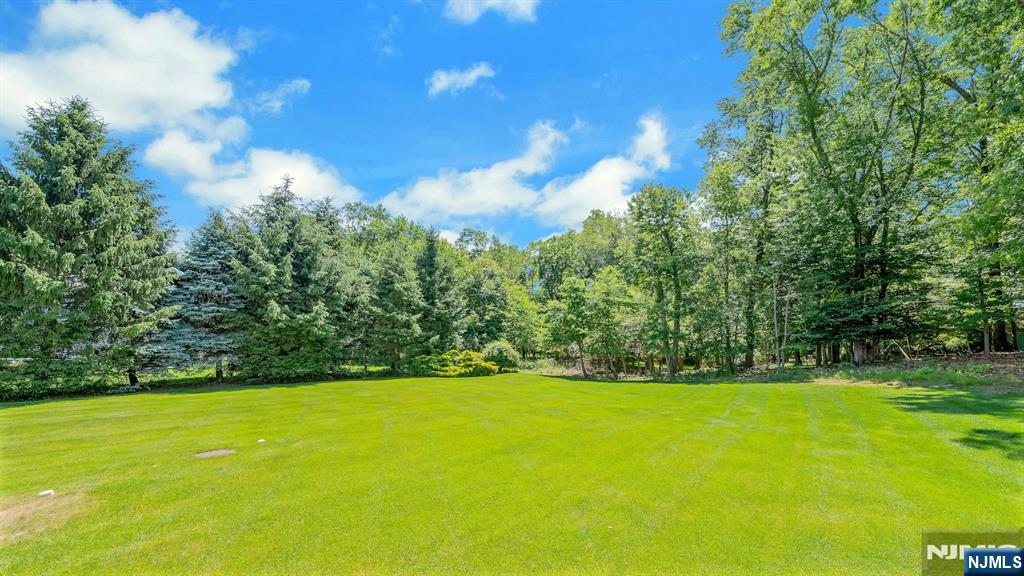 210 Woodmere Court