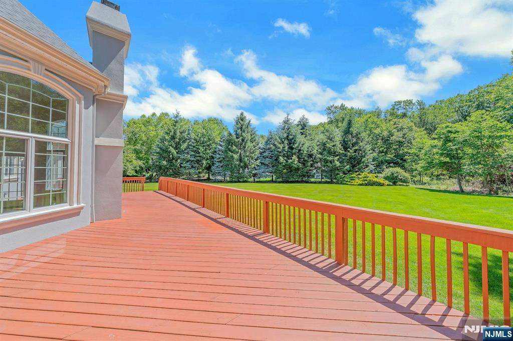 210 Woodmere Court