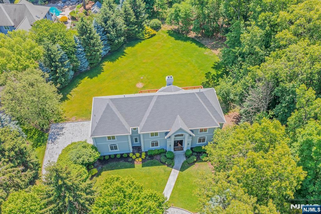 210 Woodmere Court