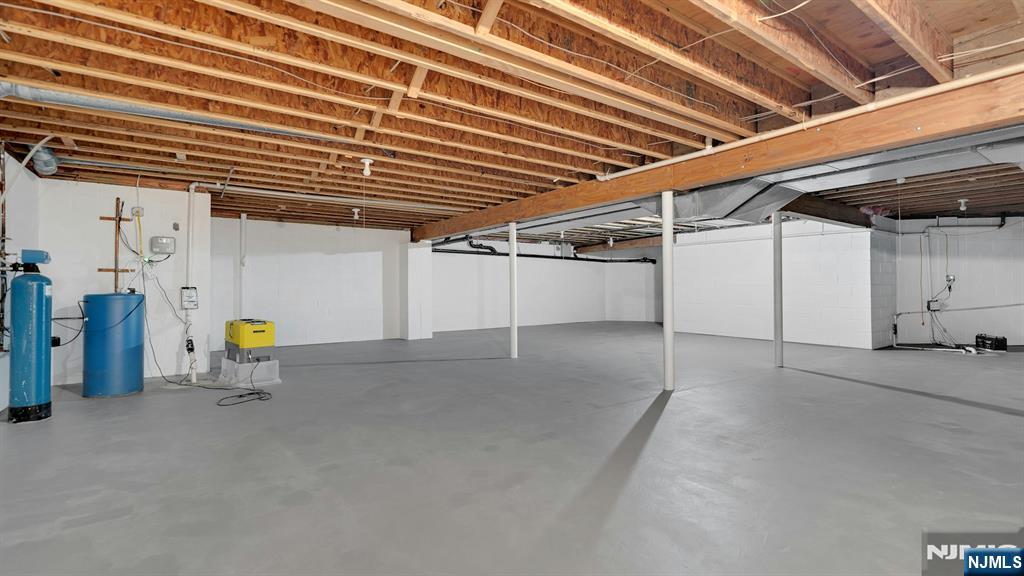 210 Woodmere Court