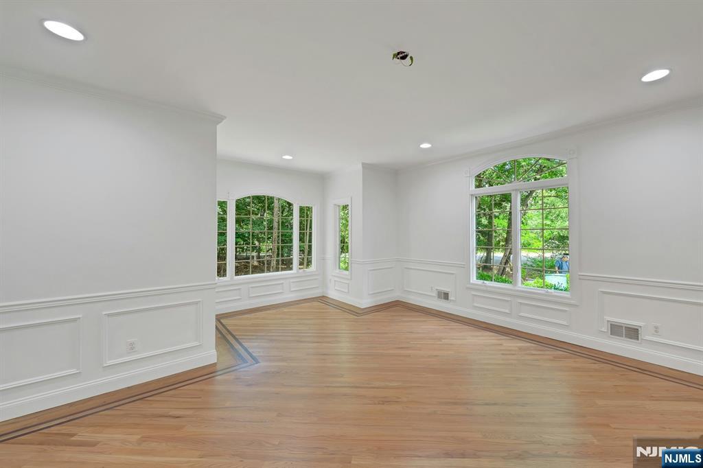 210 Woodmere Court