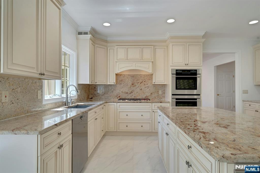 210 Woodmere Court