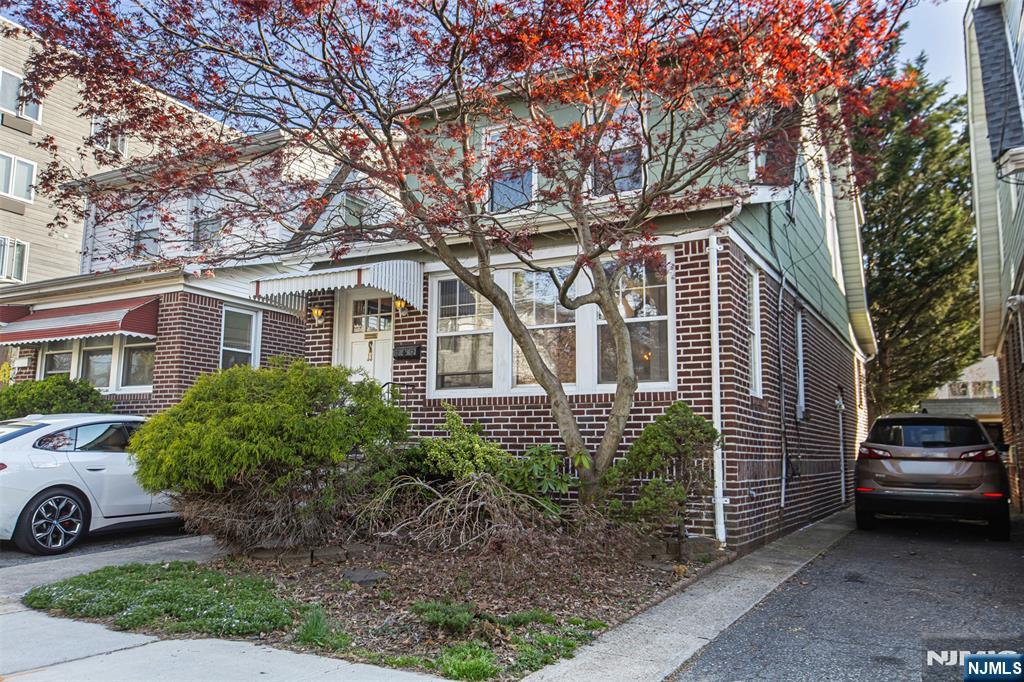 Homes for sale in North Arlington, NJ | 13 Front St, North Arlington, NJ 07031 | MLS# 26019868