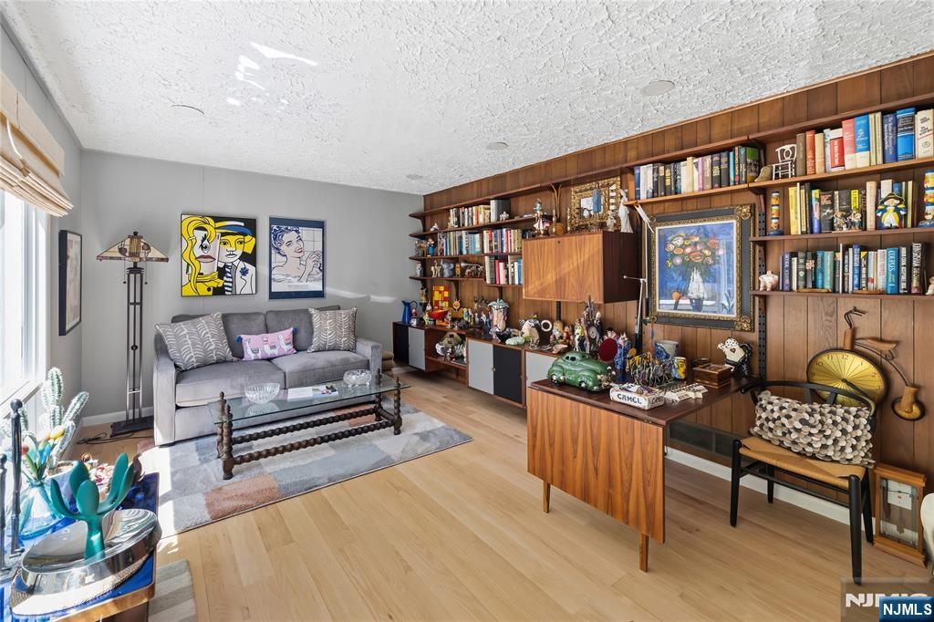 25 Maria Drive — photo 8