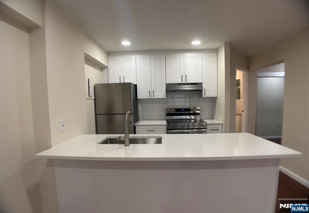 333 Grand Avenue 1P - Photo 3