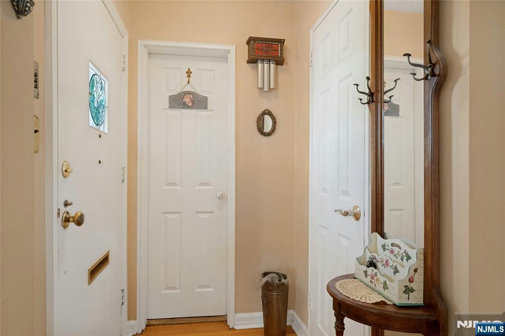 10-01 Plymouth Drive - Photo 3