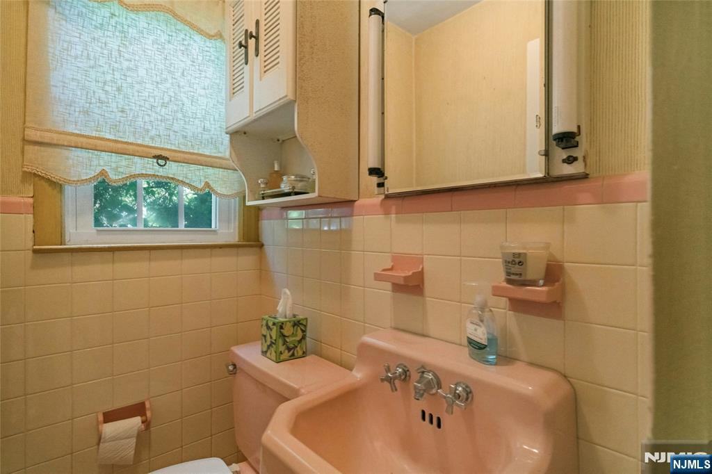 10-01 Plymouth Drive - Photo 4