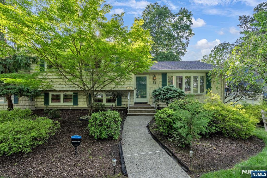 31 Monhegan Avenue - Photo 2