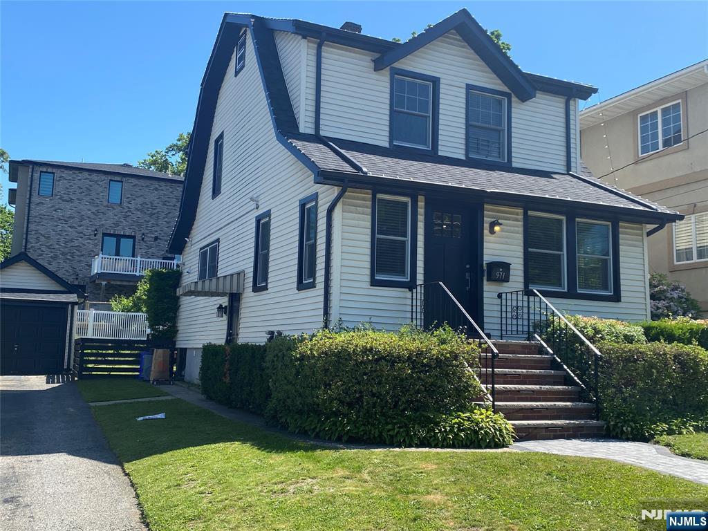 971 Virgil Avenue - Photo 1