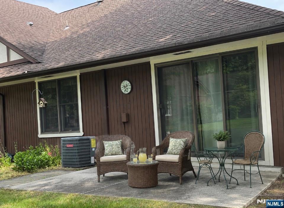 13-4 Tamaron Dr #13-4, Waldwick, NJ 07463