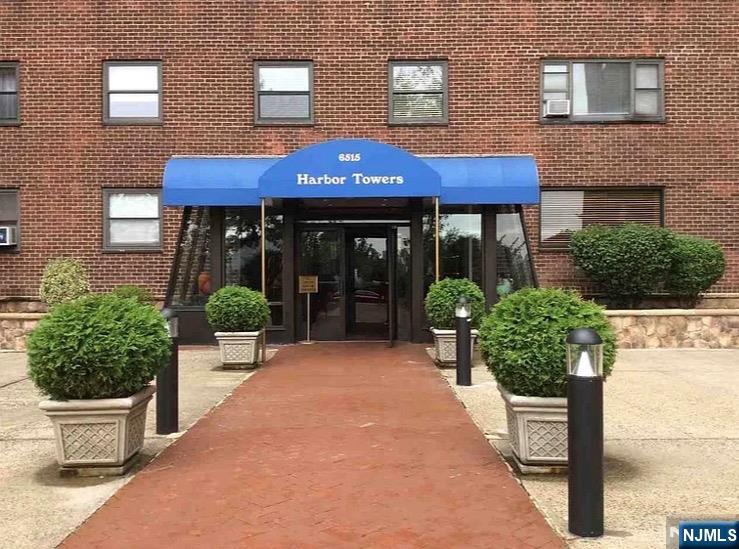 6515 Boulevard East #9J