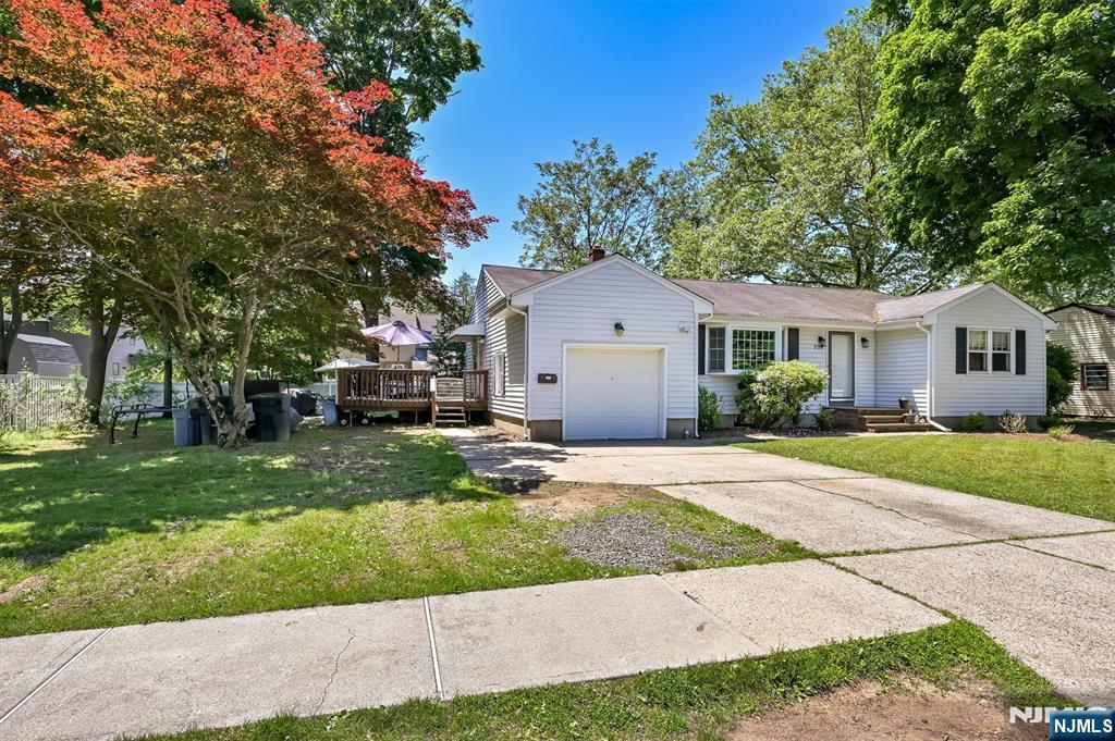 559 Herrmann Avenue - Photo 2