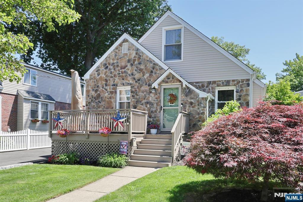 Homes for sale in Dumont, NJ | 305 Depew St, Dumont, NJ 07628 | MLS# 26019917