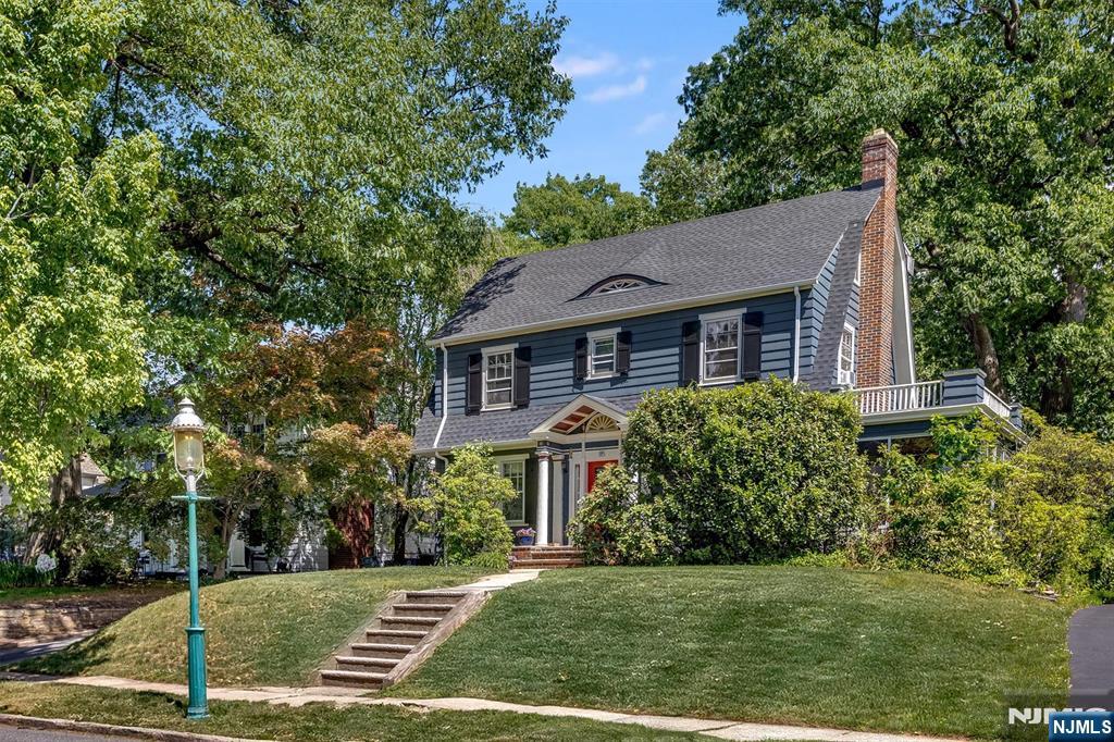 85 Hawthorne Avenue - Photo 2