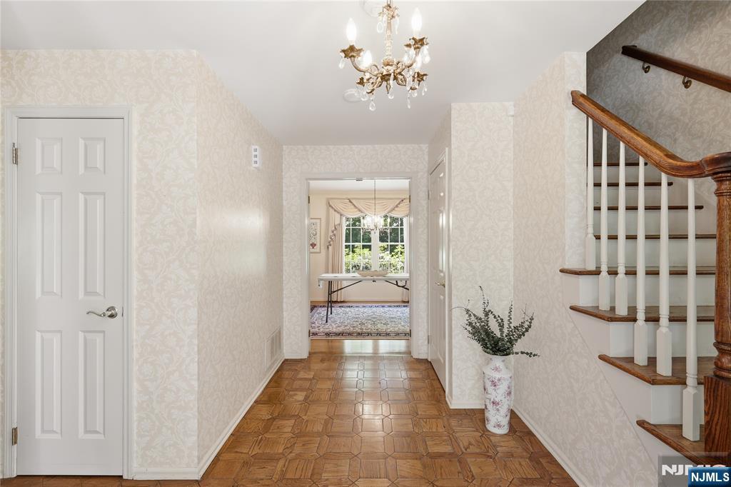 20 Coachman Court — photo 4