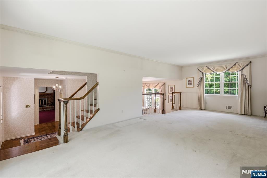 20 Coachman Court — photo 8
