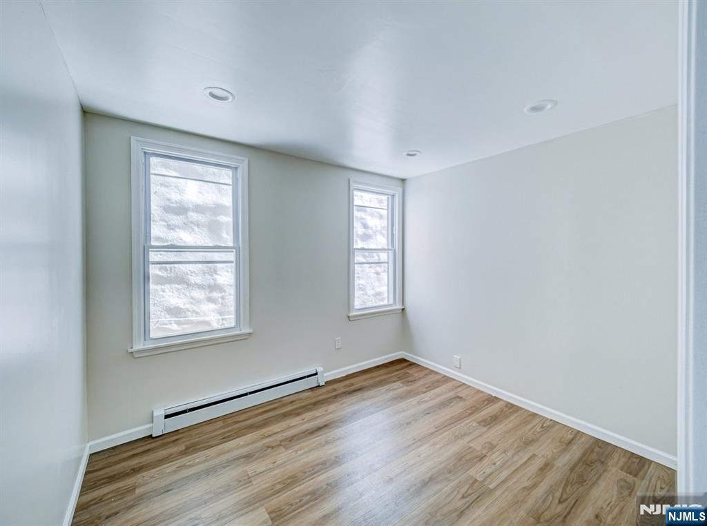 193 Clerk Street - Photo 9