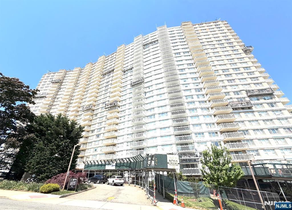 555 North Ave #7K, Fort Lee, NJ 07024
