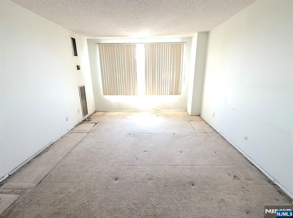 555 North Ave #7K, Fort Lee, NJ 07024
