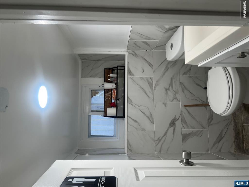21 Lake Street - Photo 4