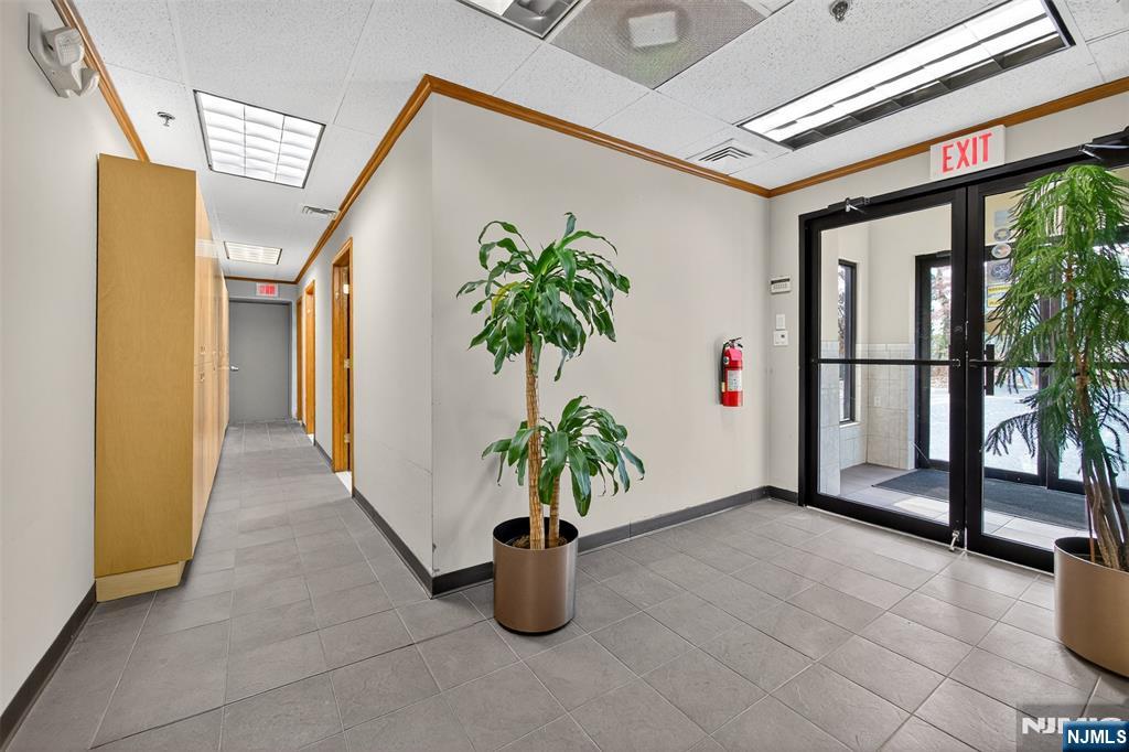 55 Paramus - Photo 3