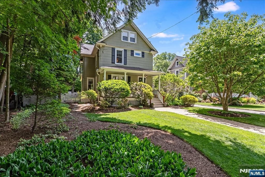 Wonderful curb appeal