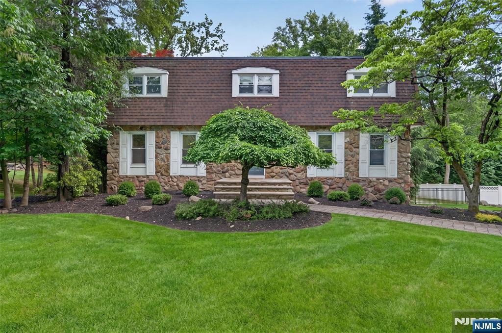 559 Wayne Drive - Photo 1