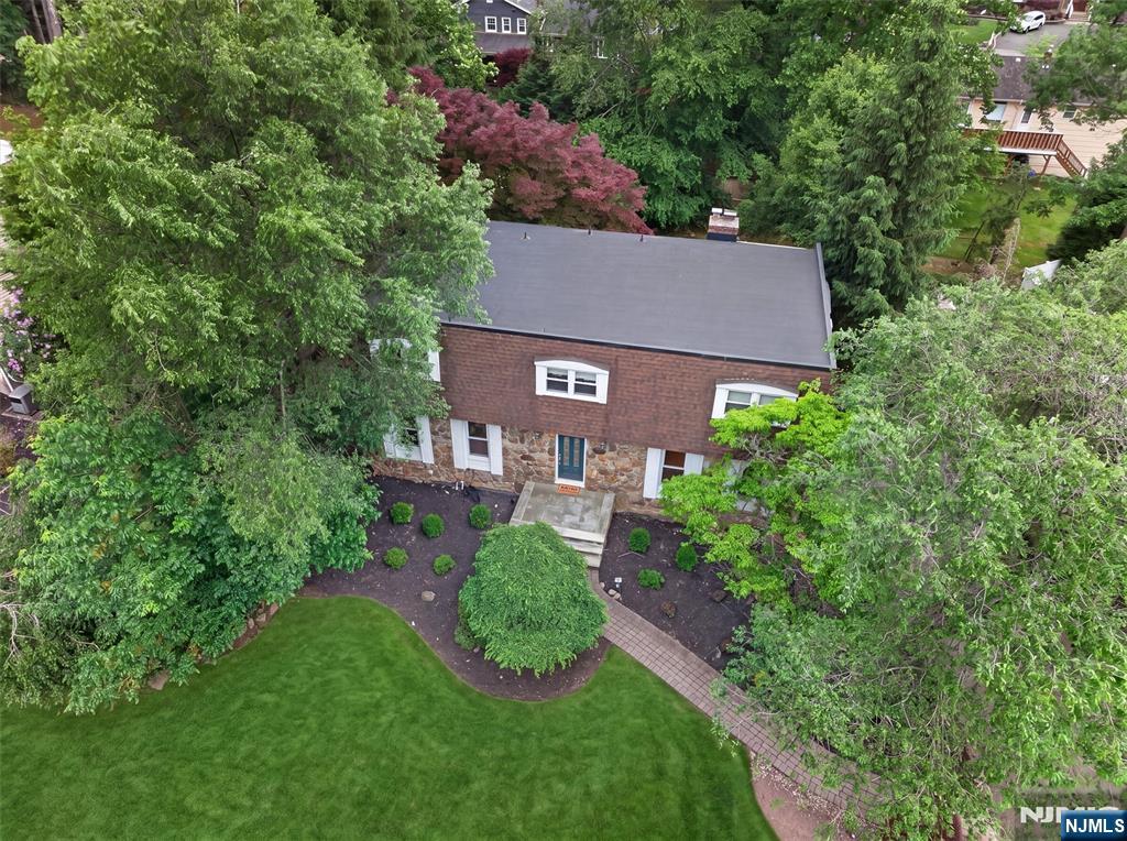 559 Wayne Drive - Photo 2