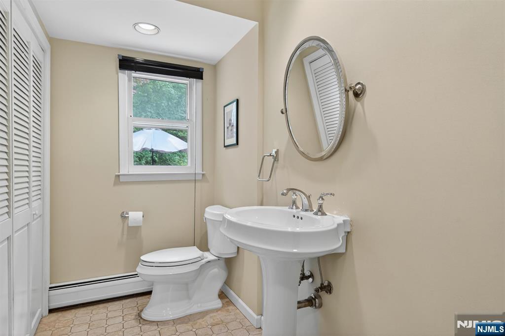 559 Wayne Drive — photo 15