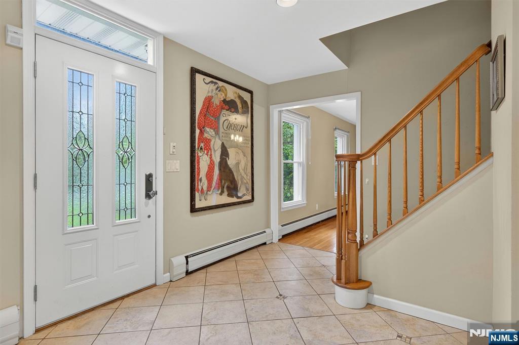 559 Wayne Drive — photo 3