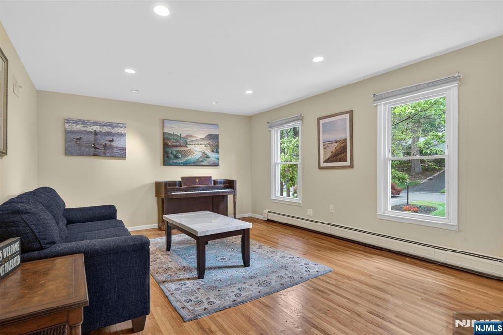 559 Wayne Drive — photo 5